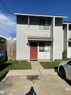 /international/us/816-detroit-avenue-springfield-fl-110100722924/