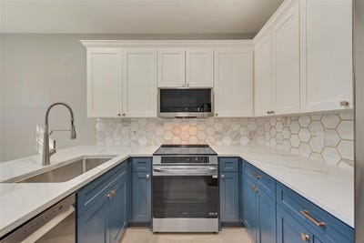 /international/us/209-cimarron-trail-irving-tx-110095767438/