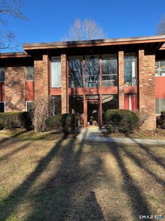 /international/us/126-sherman-hill-road-woodbury-ct-110104405158/