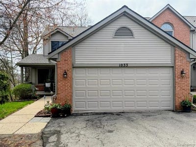 /international/us/1033-elmwood-drive-brighton-mi-110107432872/