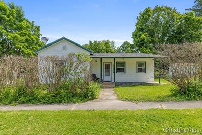/international/us/320-e-main-street-saranac-mi-110108364232/