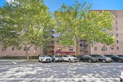 /international/us/29-49-137th-st-flushing-ny-110101367429/