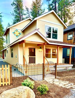 /international/us/347-w-jefferson-avenue-sisters-or-110101163527/