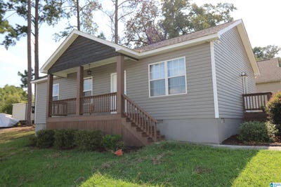 /international/us/1010-1st-place-pell-city-al-110101369963/