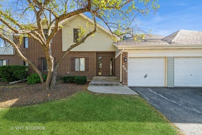 /international/us/841-cross-creek-court-roselle-il-110107845942/