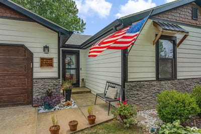 /international/us/200-sharon-drive-lawrence-ks-110120421169/