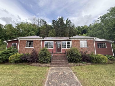 /international/us/5757-ohio-river-road-huntington-wv-110099484434/