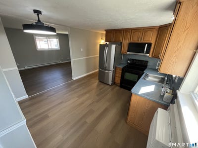 /international/us/322-emmett-street-bristol-ct-110107958452/