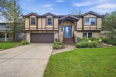 /international/us/135-w-king-arthur-court-palatine-il-110119960108/