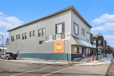 /international/us/205-w-monroe-street-bangor-mi-110101011386/
