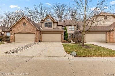 /international/us/5303-royal-vale-lane-dearborn-mi-110107870040/