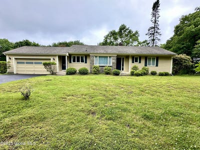 /international/us/8-the-crossways-troy-ny-110100749885/