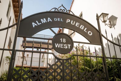 /international/us/18-w-victoria-street-santa-barbara-ca-110106850540/