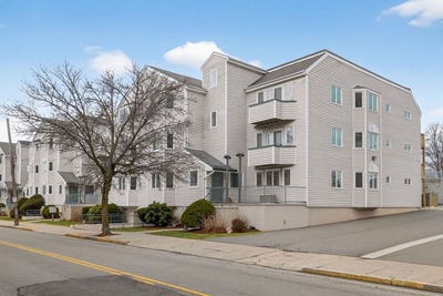 /international/us/624-boston-ave-medford-ma-110107074099/