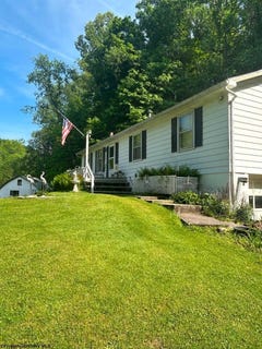 /international/us/2710-little-sand-run-road-buckhannon-wv-110108469157/