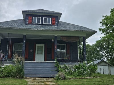 /international/us/303-s-central-avenue-allerton-ia-110100306347/