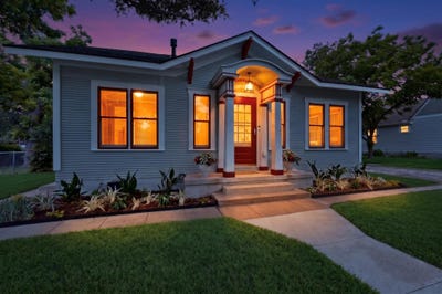 /international/us/905-howard-st-taylor-tx-110107935178/