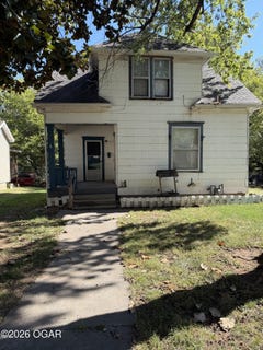 /international/us/1032-valley-street-carthage-mo-110120497807/
