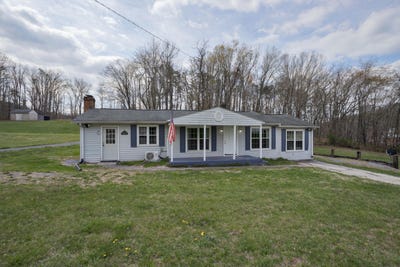 /international/us/40-jordan-rd-buena-vista-va-110106975898/