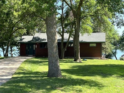 /international/us/310-highcroft-drive-windom-mn-110098853313/