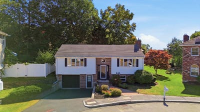 /international/us/30-mammola-way-medford-ma-110120449349/
