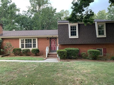 /international/us/208-wildflower-drive-south-boston-va-110119770415/