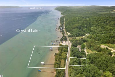 /international/us/7351-fredonia-way-beulah-mi-110101402229/