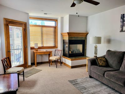 /international/us/225-main-street-edwards-co-110106175952/