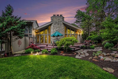 /international/us/3730-chimney-hill-drive-valparaiso-in-110108551197/