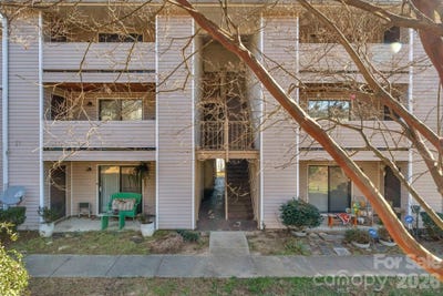 /international/us/7530-pebblestone-drive-charlotte-nc-110104940487/