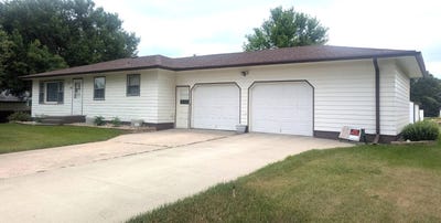 /international/us/010-s-iowa-avenue-platte-sd-110100970061/