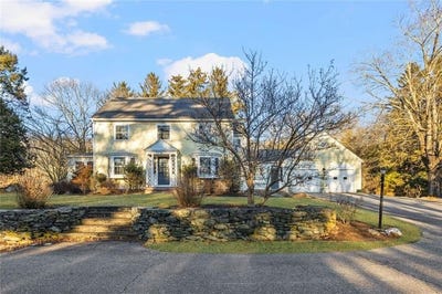 /international/us/555-great-road-lincoln-ri-110108355462/
