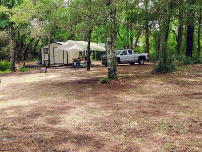 /international/us/spruce-avenue-panacea-fl-110100070915/