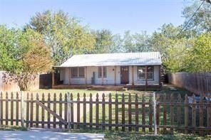 /international/us/404-jefferson-street-glen-rose-tx-110099268893/