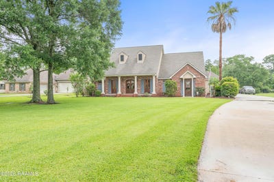 /international/us/2073-2075-main-highway-arnaudville-la-110108252150/