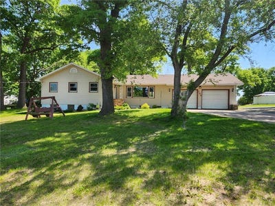 /international/us/706-summit-street-osceola-wi-110106975486/