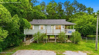 /international/us/8621-old-stage-road-moss-point-ms-110107842939/