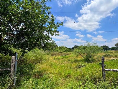 /international/us/10348-river-rd-camp-wood-tx-110109004017/