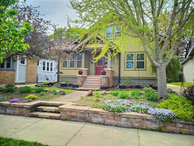 /international/us/1513-n-main-street-oshkosh-wi-110107827442/