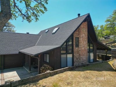 /international/us/16-s-oak-knoll-ln-wofford-heights-ca-110098656575/