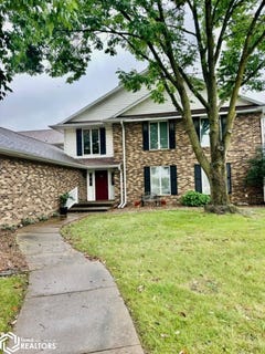 /international/us/1609-unit-a-orchard-meadow-drive-burlington-ia-110120027284/