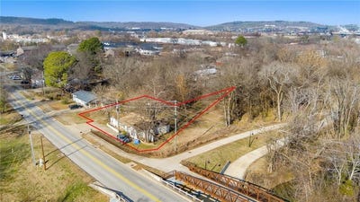 /international/us/956-w-cato-springs-rd-fayetteville-ar-110096852134/