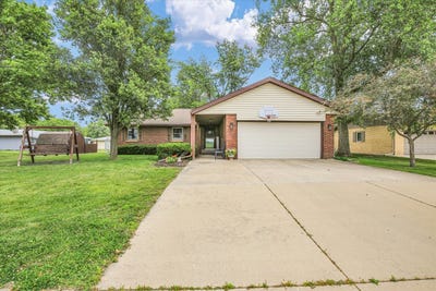 /international/us/210-n-prospect-avenue-savoy-il-110108708279/