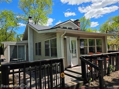 /international/us/5607-loveland-street-west-bloomfield-twp-mi-110108443412/