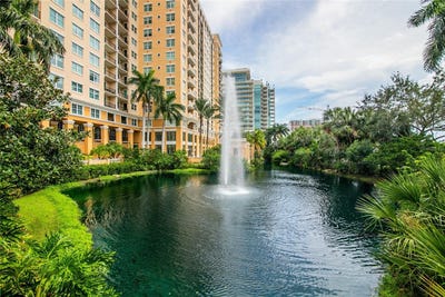/international/us/750-n-tamiami-trail-sarasota-fl-110107761059/