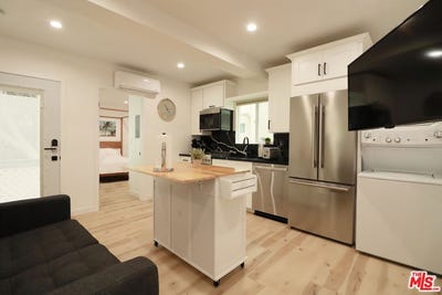 /international/us/9040-phyllis-ave-west-hollywood-ca-110108813591/