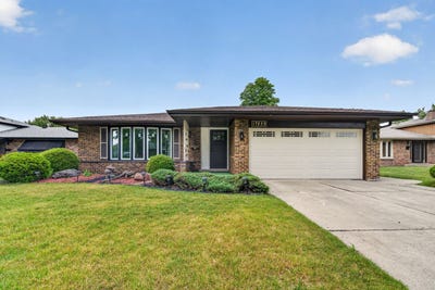 /international/us/17233-evans-avenue-south-holland-il-110108717657/