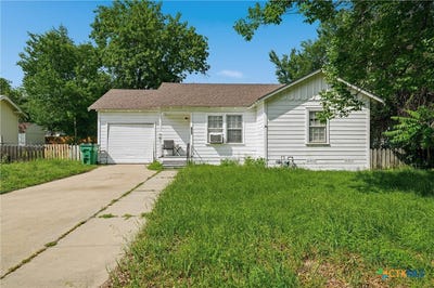 /international/us/204-e-16th-street-cameron-tx-110108497222/