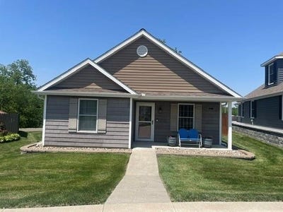 /international/us/4801-n-creekwood-drive-st-joseph-mo-110108076652/