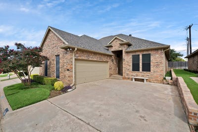 /international/us/1220-woodland-park-drive-hurst-tx-110102663488/